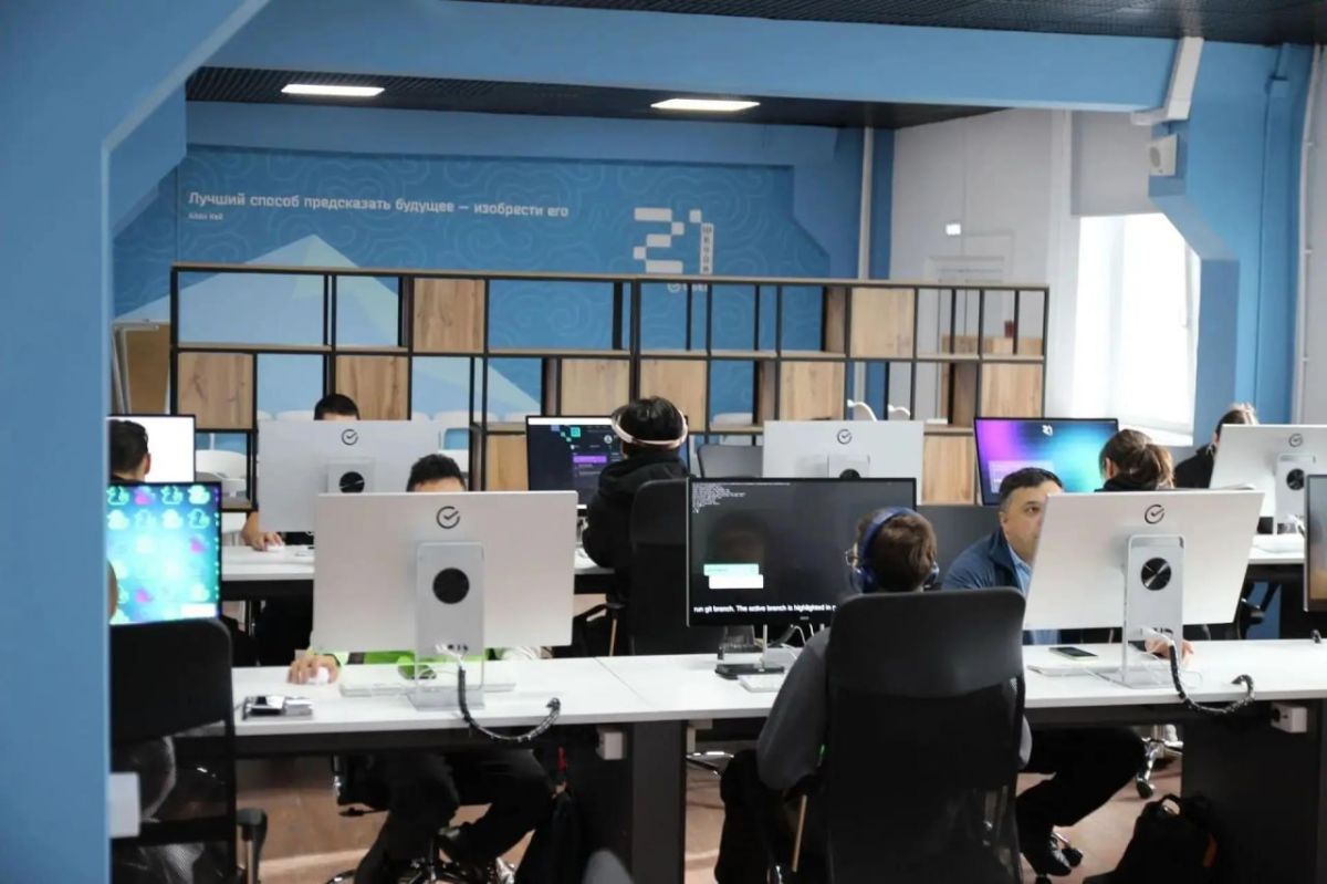 Попробуй себя в цифровых профессиях: «Школа 21» открывает новый набор в Улан-Удэ на базе Бурятского государственного университета имени Доржи Банзарова Попробуй себя в цифровых профессиях: «Школа 21» открывает новый набор в Улан-Удэ на базе Бурятского государственного университета имени Доржи Банзарова