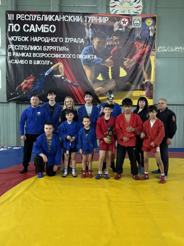 Урок мужества и мастерства: транспортные полицейские посетили северобайкальских самбистов