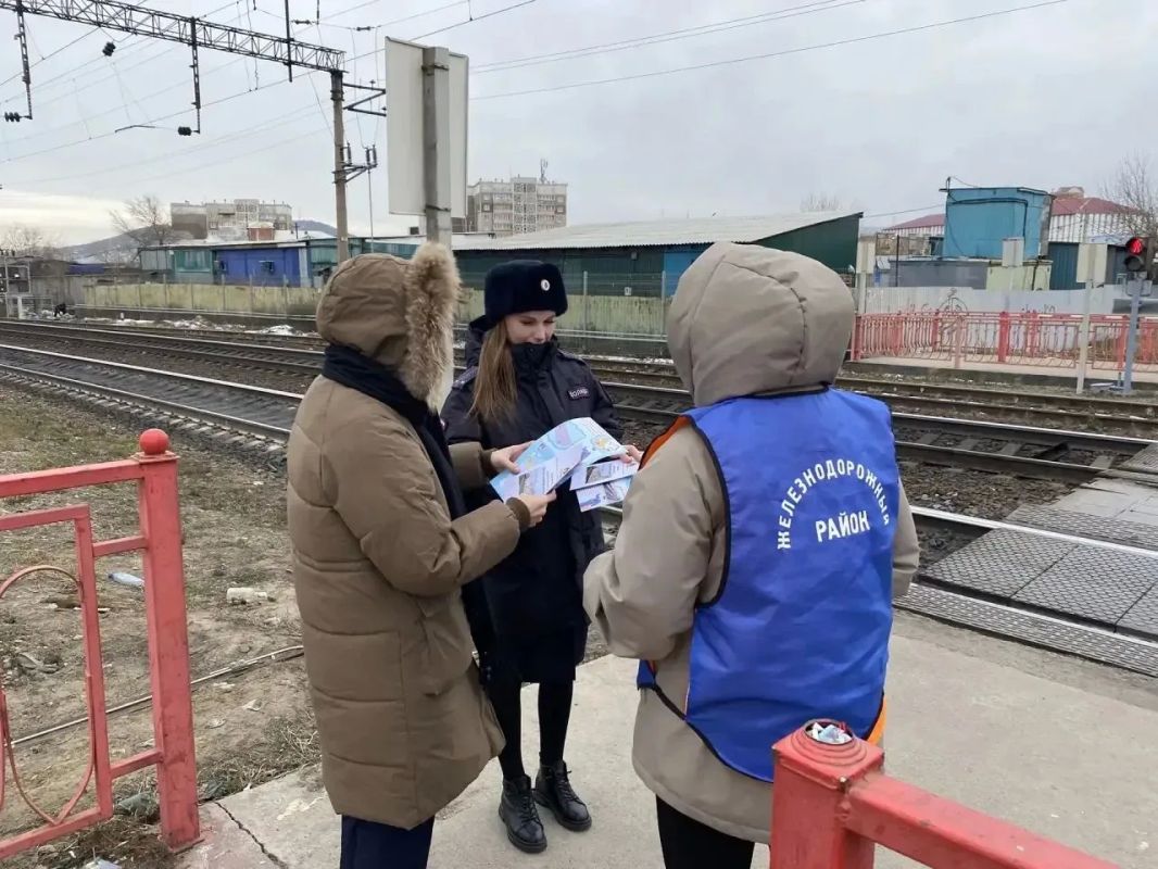 Транспортные полицейские в Улан-Удэ приняли участие в межведомственном профилактическом рейде Транспортные полицейские в Улан-Удэ приняли участие в межведомственном профилактическом рейде