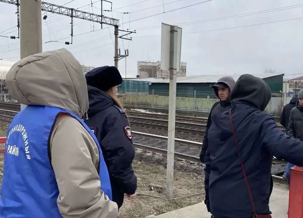 Транспортные полицейские в Улан-Удэ приняли участие в межведомственном профилактическом рейде Транспортные полицейские в Улан-Удэ приняли участие в межведомственном профилактическом рейде