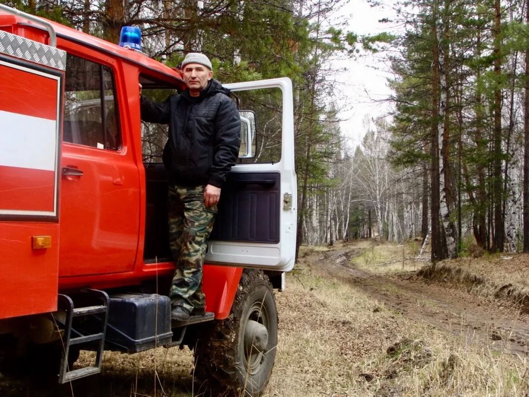 ЛЕСНИК ИЗ БУРЯТИИ СТАЛ ЗАСЛУЖЕННЫМ ЛЕСОВОДОМ РОССИЙСКОЙ ФЕДЕРАЦИИ ЛЕСНИК ИЗ БУРЯТИИ СТАЛ ЗАСЛУЖЕННЫМ ЛЕСОВОДОМ РОССИЙСКОЙ ФЕДЕРАЦИИ