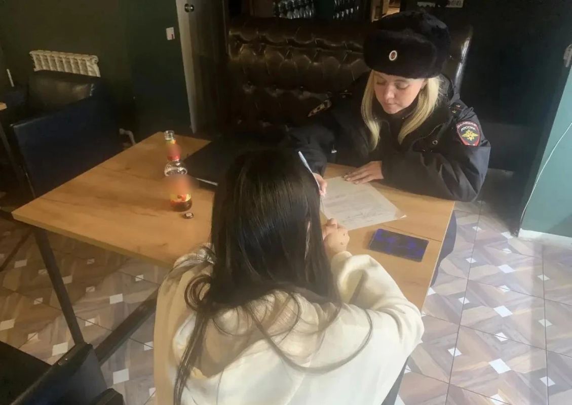 В Железнодорожном районе полицейские проводят ночные рейды по профилактике правонарушений среди несовершеннолетних