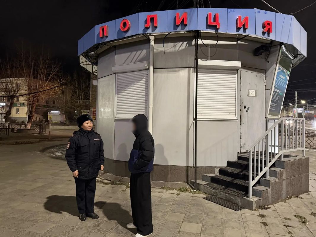 В Железнодорожном районе полицейские проводят ночные рейды по профилактике правонарушений среди несовершеннолетних В Железнодорожном районе полицейские проводят ночные рейды по профилактике правонарушений среди несовершеннолетних