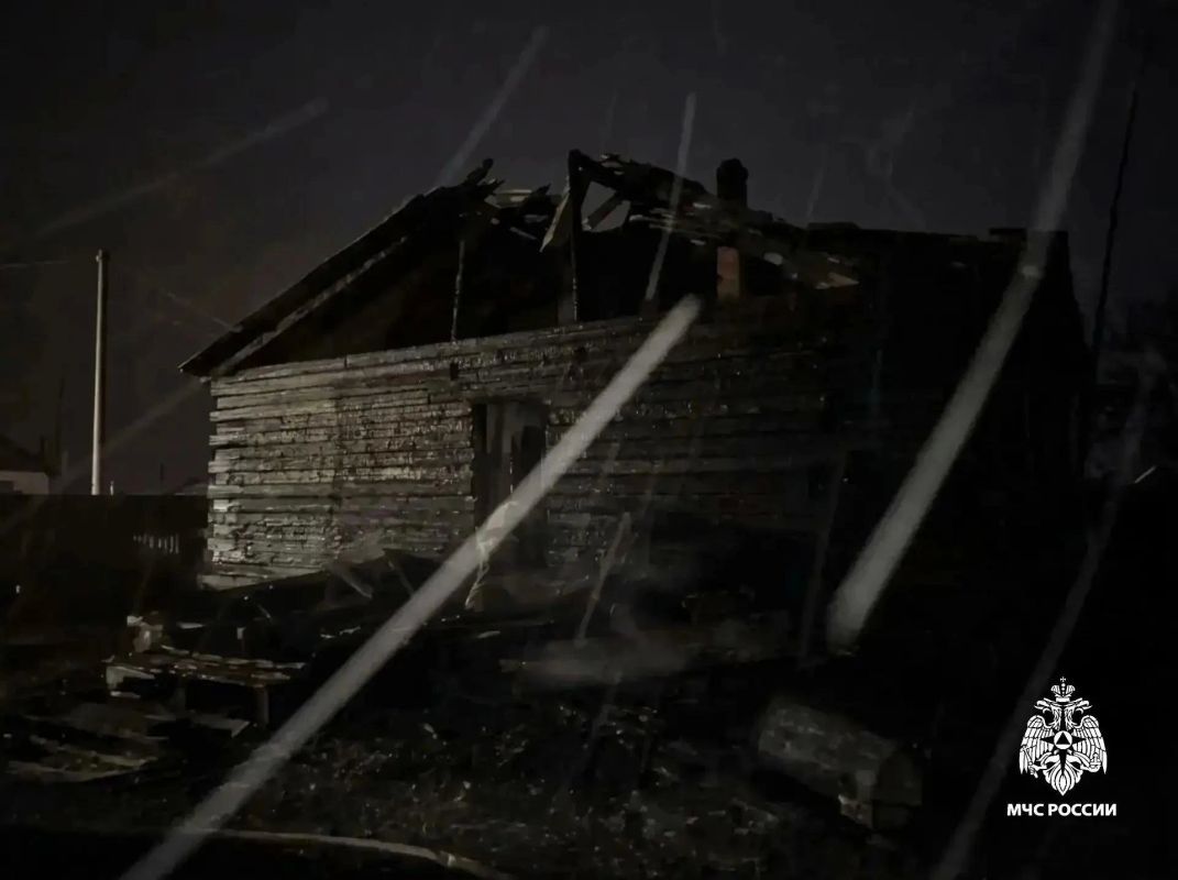 В Бурятии загорелся жилой дом