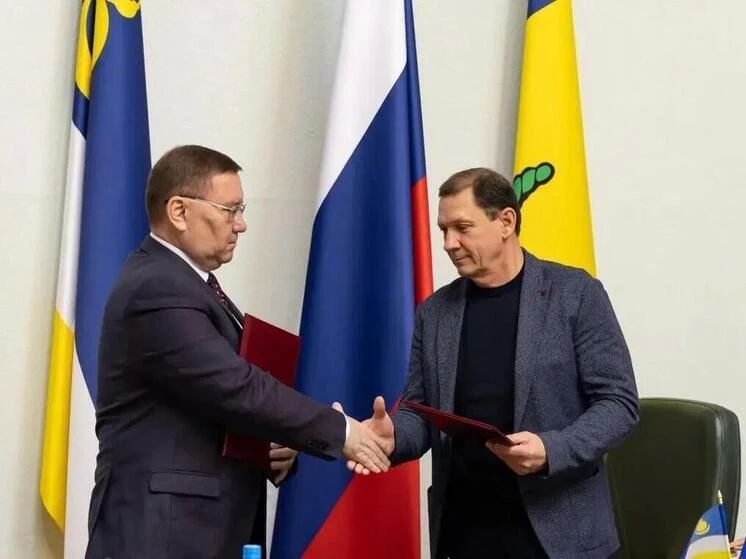 Мэр Улан-Удэ подписал соглашение с министерством образования о подготовке кадров для городского хозяйства