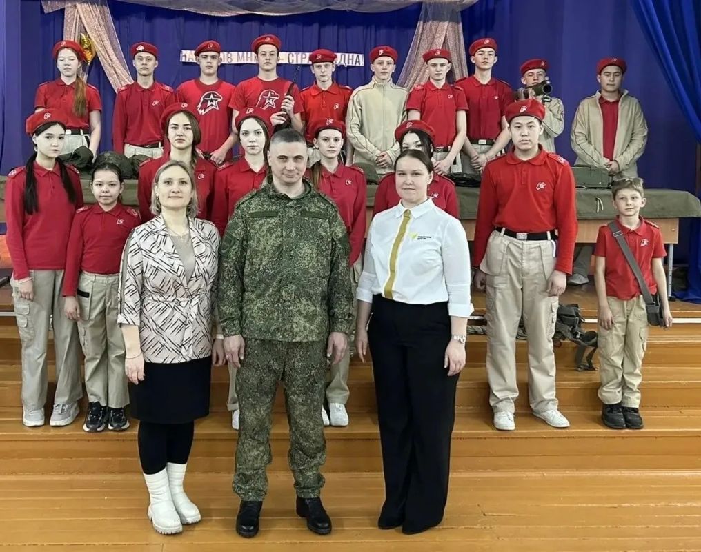 Ветеран СВО из Бурятии прошёл обучение по программе «Угольные города России» Ветеран СВО из Бурятии прошёл обучение по программе «Угольные города России»