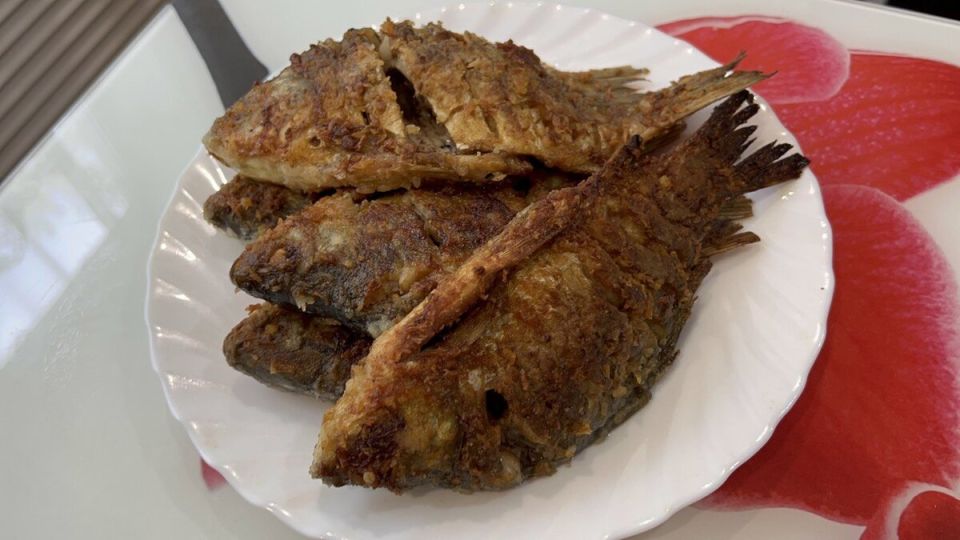 Как приготовить восхитительных жареных карасей с соевым соусом