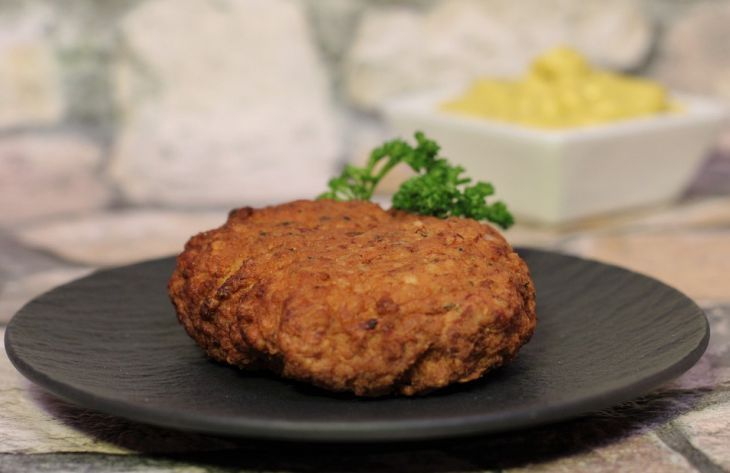 Как приготовить простые капустные котлеты с ветчиной и консервированным перцем