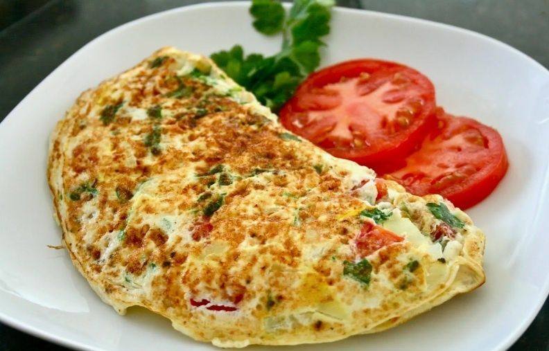 Яичный омлет: как приготовить вкусно и быстро