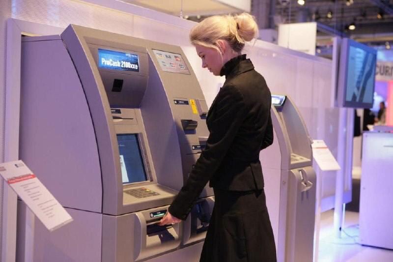 Перевод зарплаты на карту другого лица: что можно и что важно учесть