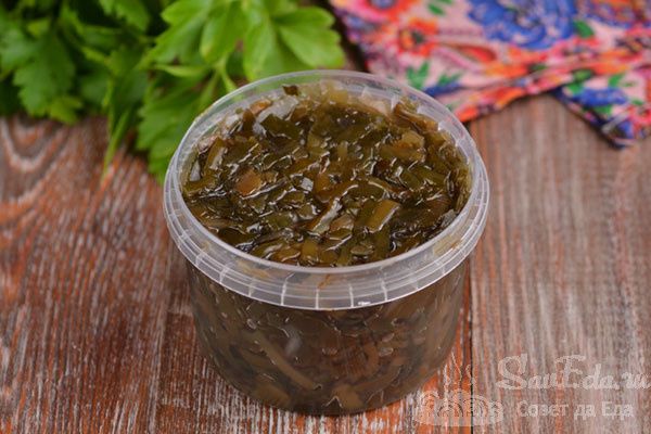 Дополняя морскую капусту простыми продуктами, получаются отличные салаты