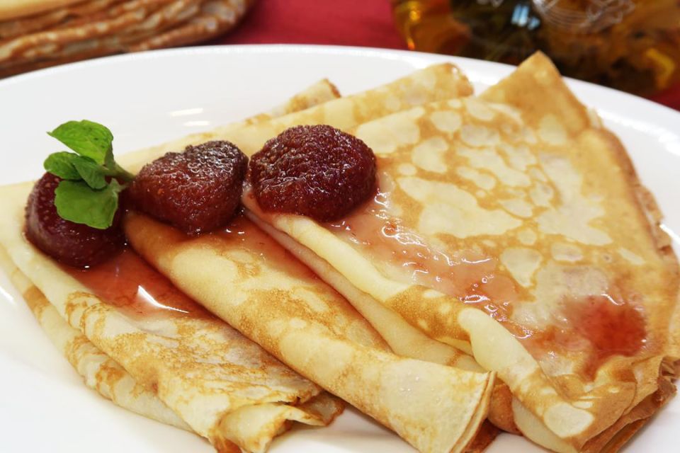 Идеальные блинчики на молоке: секреты тонкой выпечки